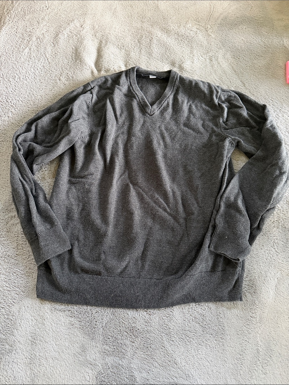 Amazon Essentials Men's Charcoal V-Neck Sweater